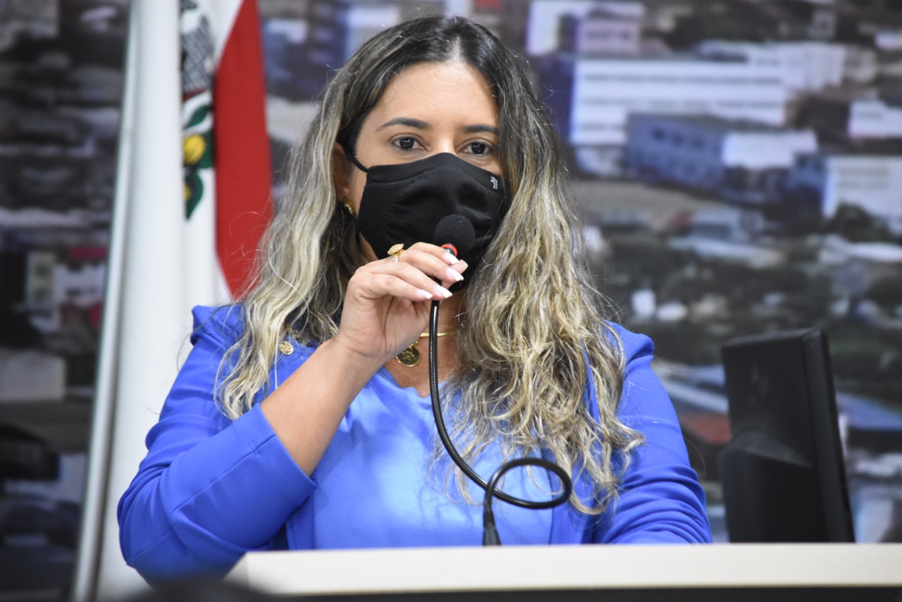 Vereadora Moana Meira se manifesta sobre a Nota emitida pelos vereadores da Base governista. Vereadora Moana Meira se manifesta sobre a Nota emitida pelos vereadores da Base governista.