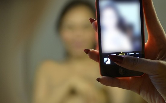 MP apreende celular de acusado de divulgar imagens de adolescente despida na internet MP apreende celular de acusado de divulgar imagens de adolescente despida na internet