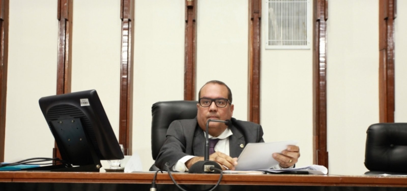 Deputado sai em defesa de Neto e diz que Rui cita cabelo para não falar de segurança pública Deputado sai em defesa de Neto e diz que Rui cita cabelo para não falar de segurança pública