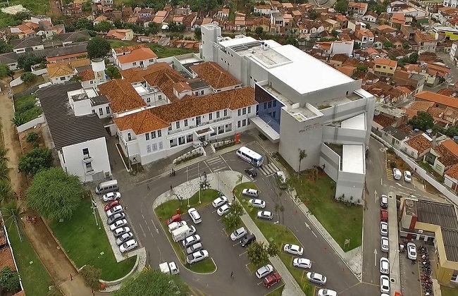 Em Jequié, Rui assina ordem de serviço para implantação de unidade pediátrica e mais ampliações do Hospital Geral Prado Valadares Em Jequié, Rui assina ordem de serviço para implantação de unidade pediátrica e mais ampliações do Hospital Geral Prado Valadares
