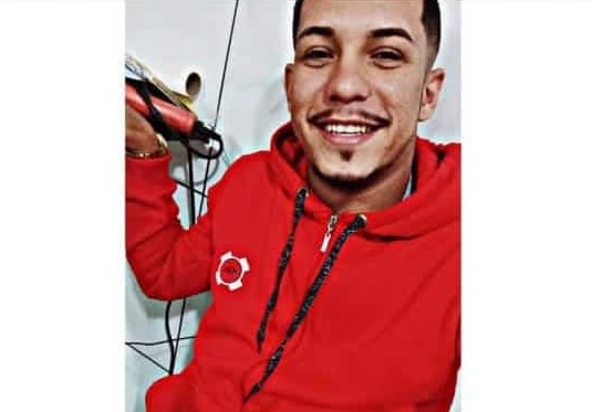 Homem de 23 anos de idade foi morto a tiros no bairro Joaquim Romão
