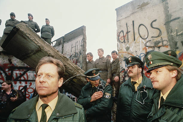 Coluna Jorge Barros: 09 de novembro de 1989, SALVE A QUEDA DO MURO DA ALEMANHA SOCIALISTA