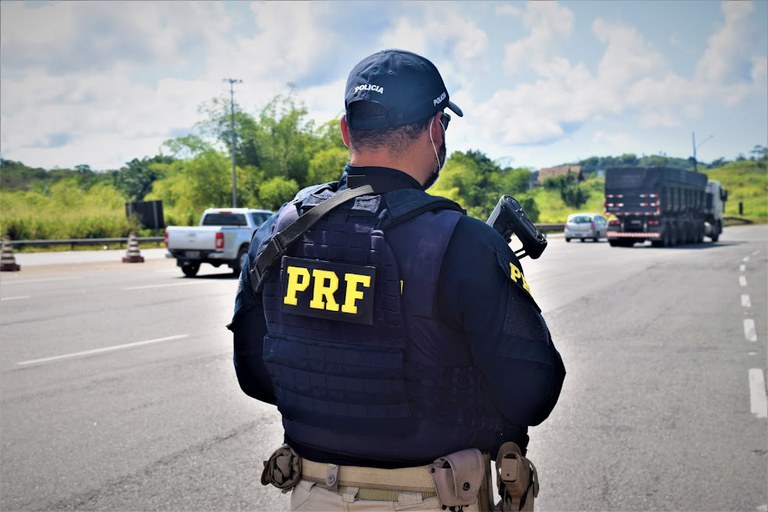 PRF na Bahia encerra Operação Proclamação da República e registra aumento das ultrapassagens indevidas PRF na Bahia encerra Operação Proclamação da República e registra aumento das ultrapassagens indevidas