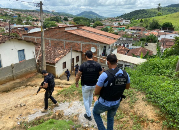 Itagi: após atirar em guarda municipal, 3 bandidos tombaram em confronto as forças de segurança Itagi: após atirar em guarda municipal, 3 bandidos tombaram em confronto as forças de segurança