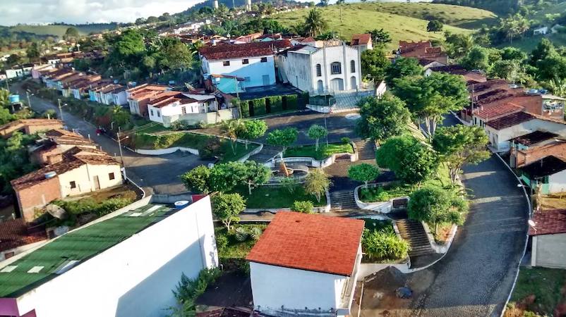 Governo inicia construção de nova escola e autoriza outras obras em Apuarema Governo inicia construção de nova escola e autoriza outras obras em Apuarema