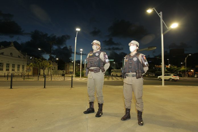 Governo do Estado prorroga toque de recolher até o dia 5 de abril na Bahia Governo do Estado prorroga toque de recolher até o dia 5 de abril na Bahia