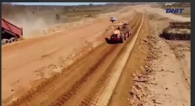 DNIT trabalha na pavimentação de 62,3 km da BR-235/BA DNIT trabalha na pavimentação de 62,3 km da BR-235/BA