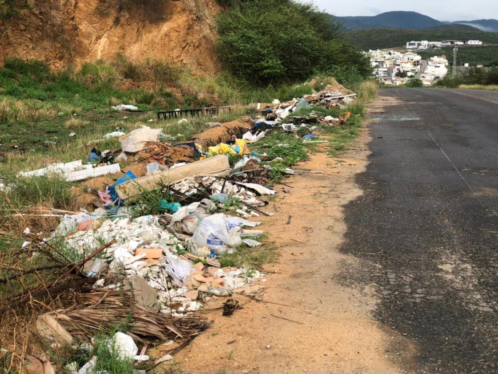 Anel viário de Jequié se transformou em lixão clandestino