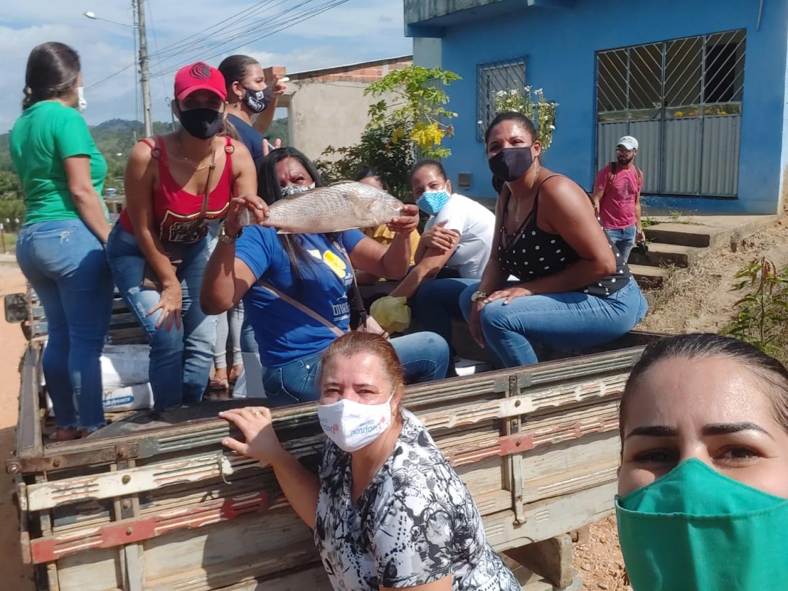 Prefeito Patrick Lopes distribui 10 toneladas de peixe na Semana Santa á população de Jitaúna