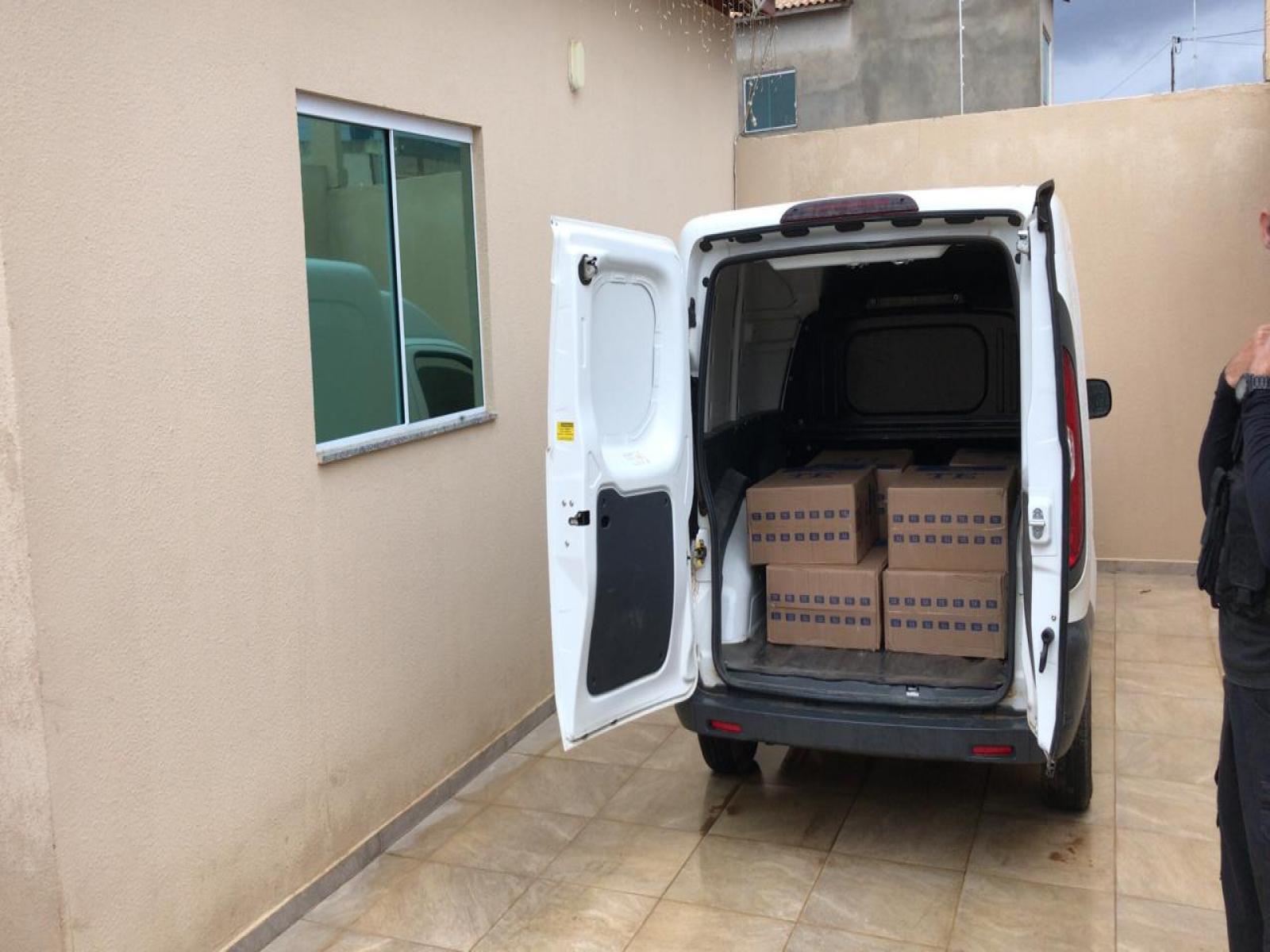 Polícia Federal cumpre mandado de prisão contra quadrilha de contrabando de cigarros do Paraguai