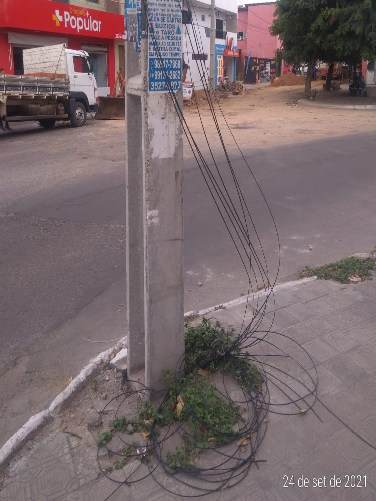 Fios de internet se partiram e moradores do Largo do Viveiro cobram providências das operadoras