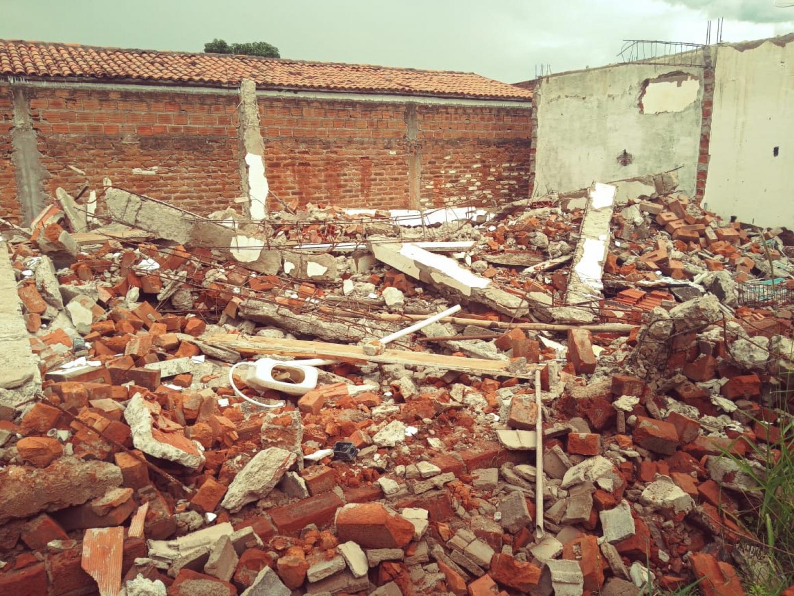 Chuva provocou o desmoronamento de uma casa no bairro São Judas Tadeu