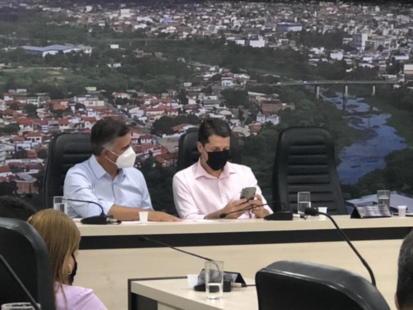 Dos 8 deputados mais votados em Jequié, Leur Junior foi o único a prestar contas do mandato na Câmara de Vereadores