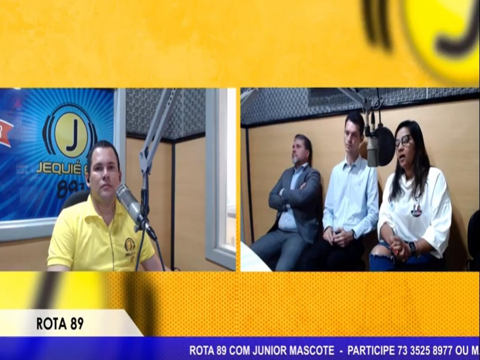 É inaceitável que hoje as varas de Jequié tenham poucos servidores, disse Carol Santana durante entrevista na Jequié FM