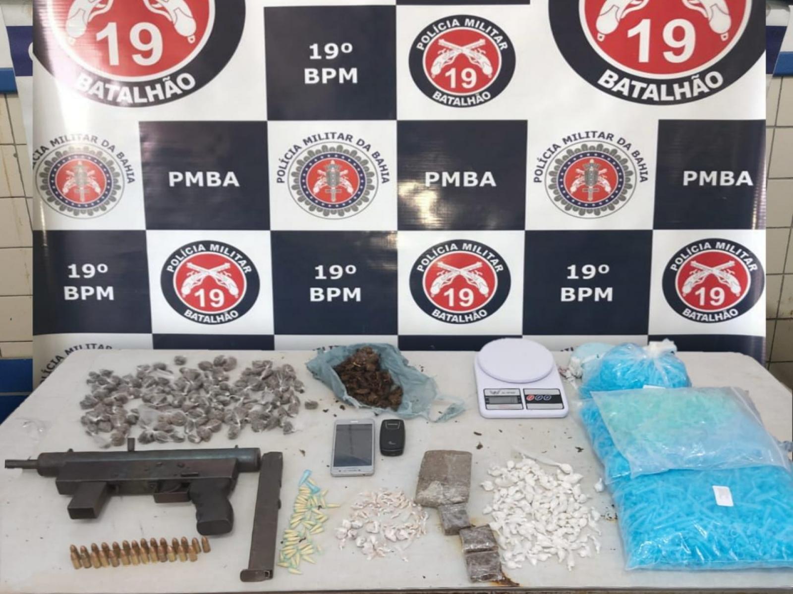 Traficante vendia drogas usando uma submetralhadora em Jequié