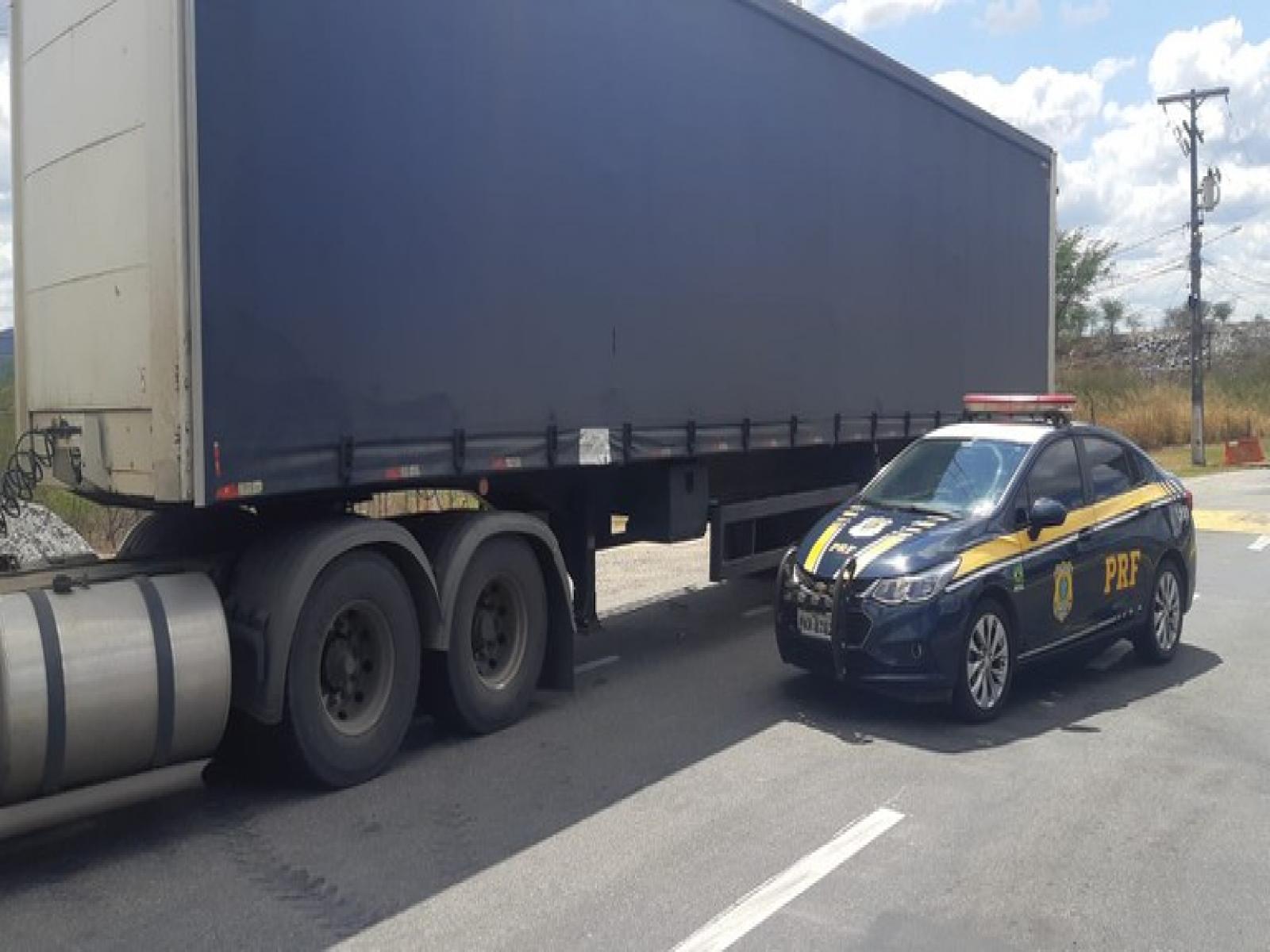 Semirreboque que circulava clonado e com restrições judiciais é apreendido pela PRF em Jequié