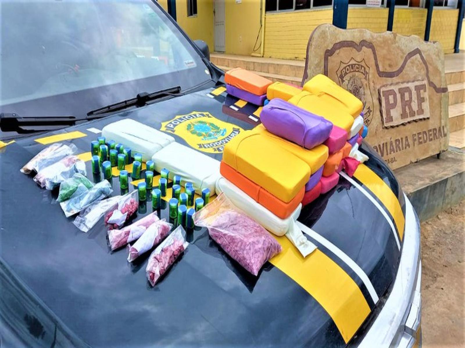 PRF apreende cocaína, skunk e quase 2.000 comprimidos de ecstasy que seguia para Ipiaú