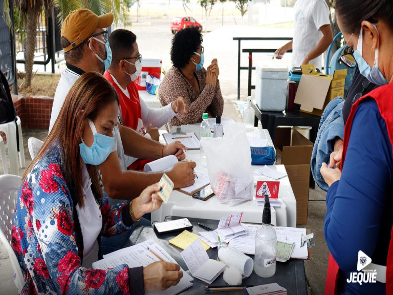 COVID 19: vacinação para pessoas com idade de 36 anos