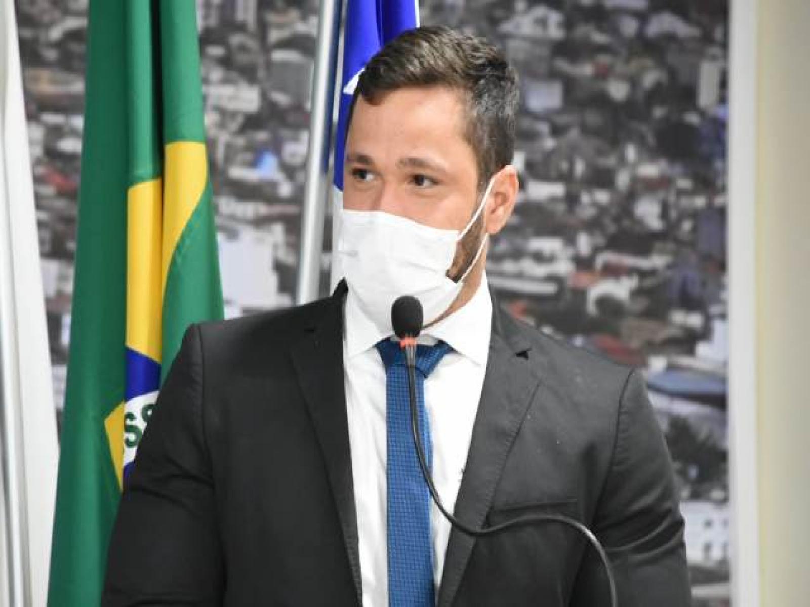 Bui Bulhões tem Projeto de Lei aprovado para punir quem burlar ordem de vacinação contra a Covid