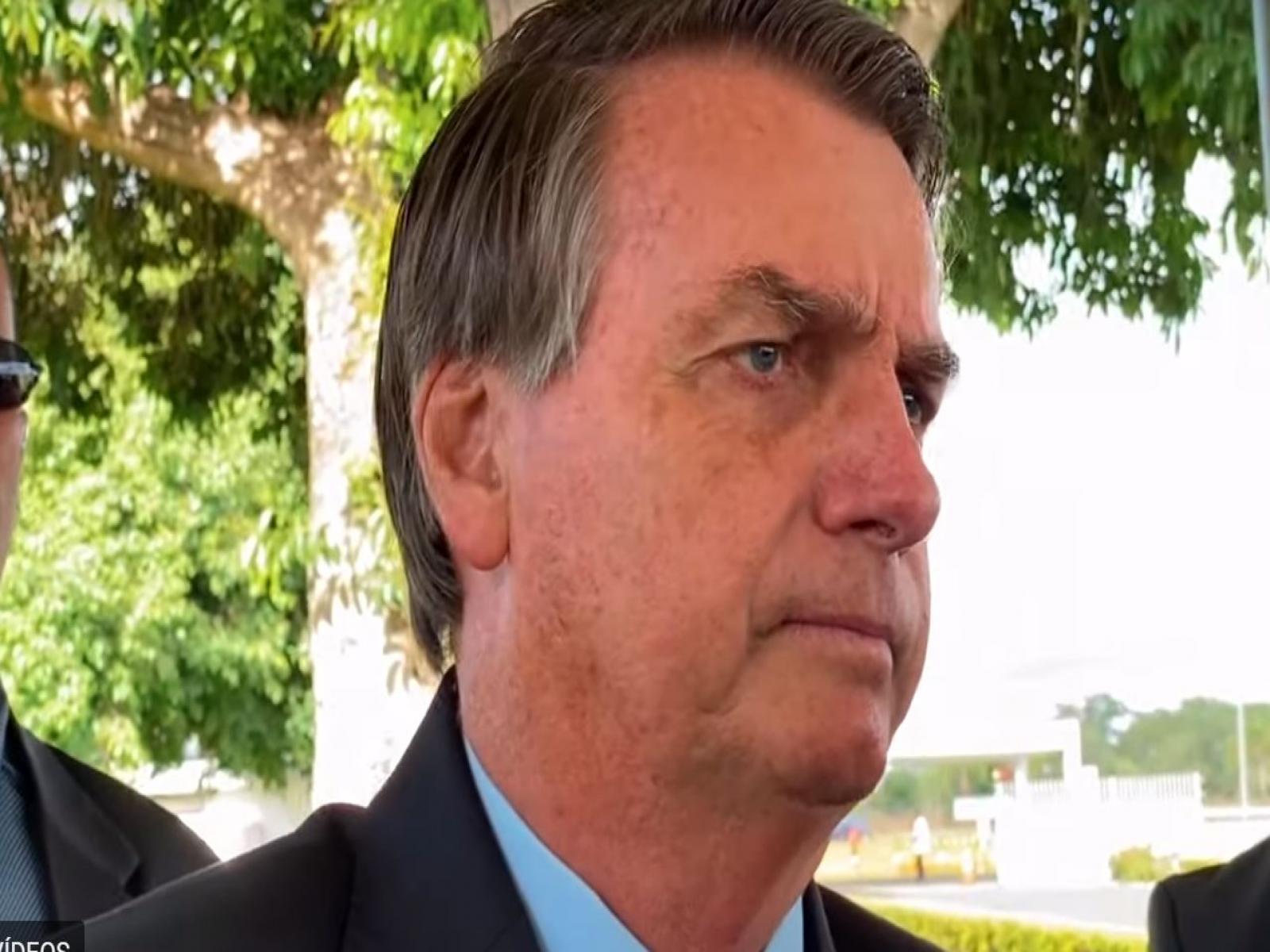 ‘Vacina é do Brasil, não é de nenhum governador’, diz Bolsonaro