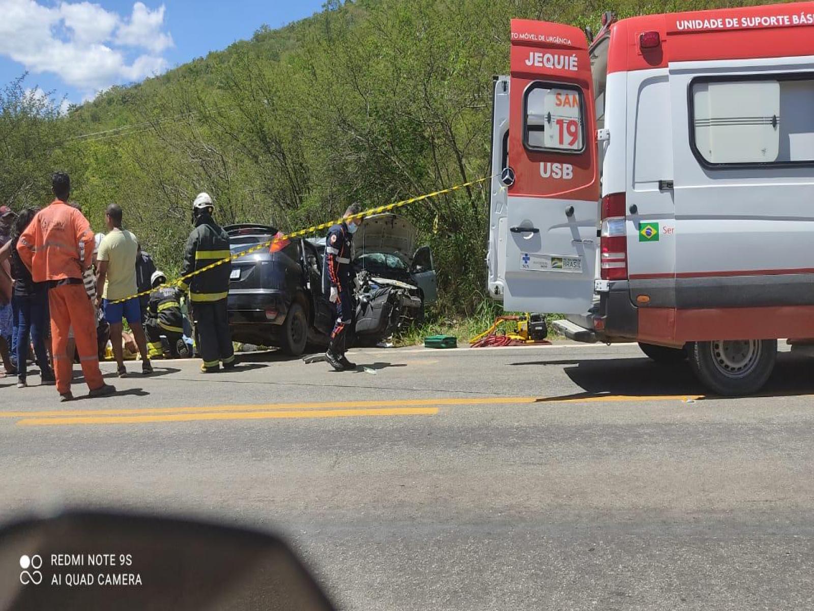 Jequié: 3 pessoas morreram e duas ficaram feridas em acidente na BR 330