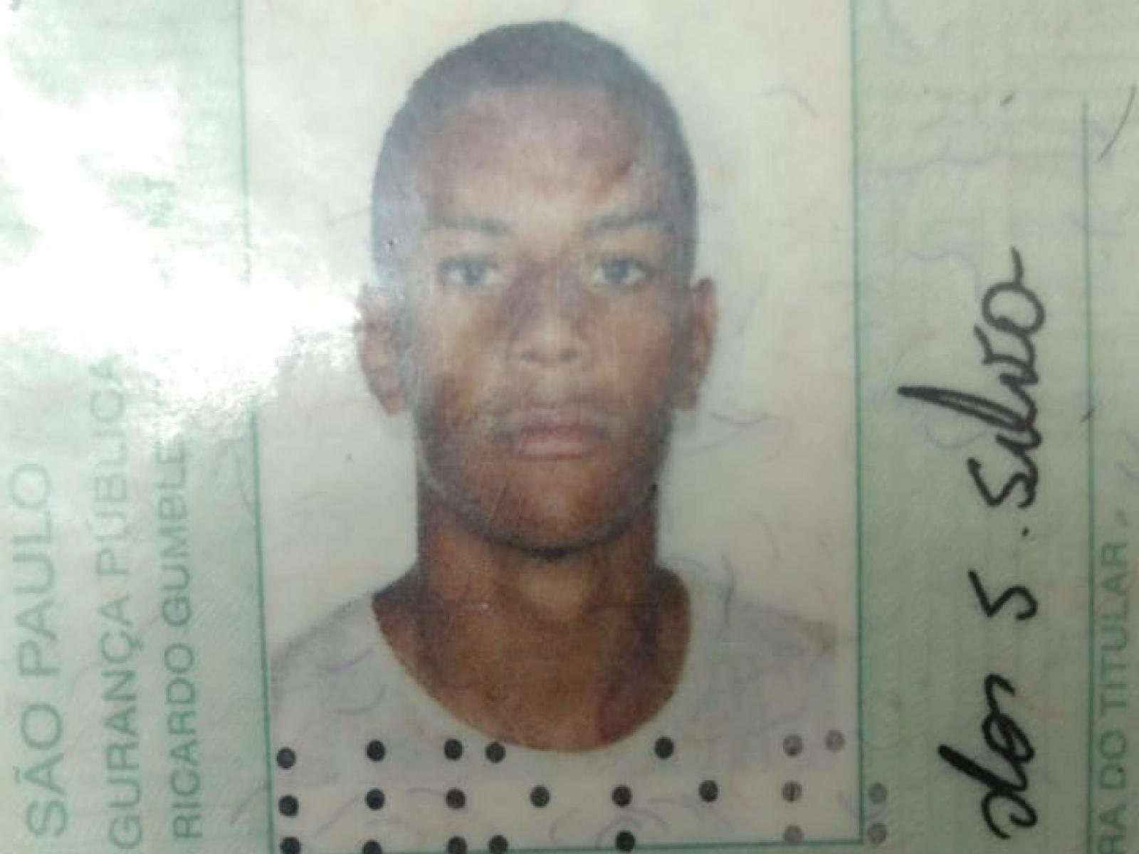 Cabeleireiro morto a tiros no bairro Jequiezinho
