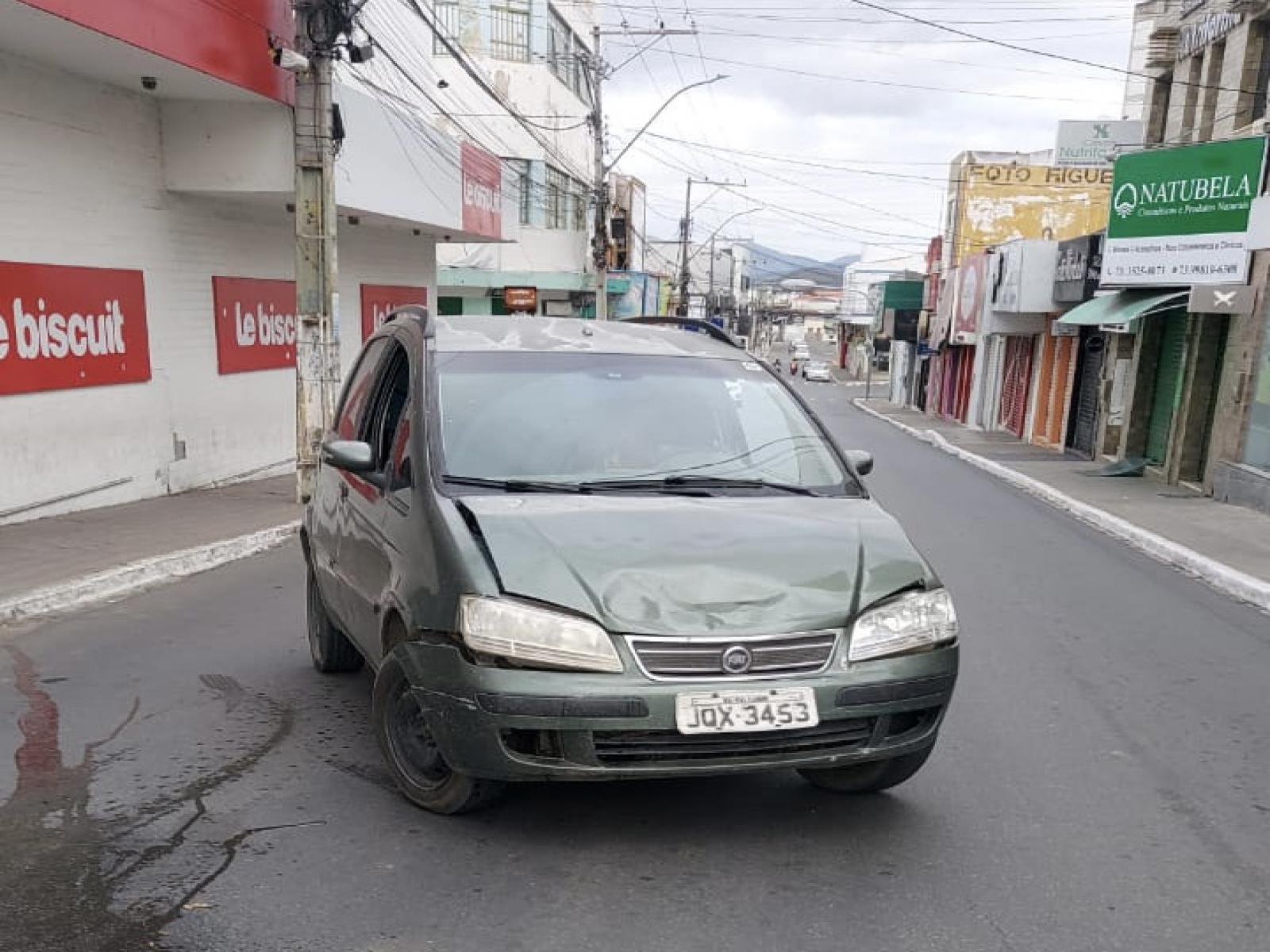 Motorista provoca acidente, foge do local e está sendo procurado
