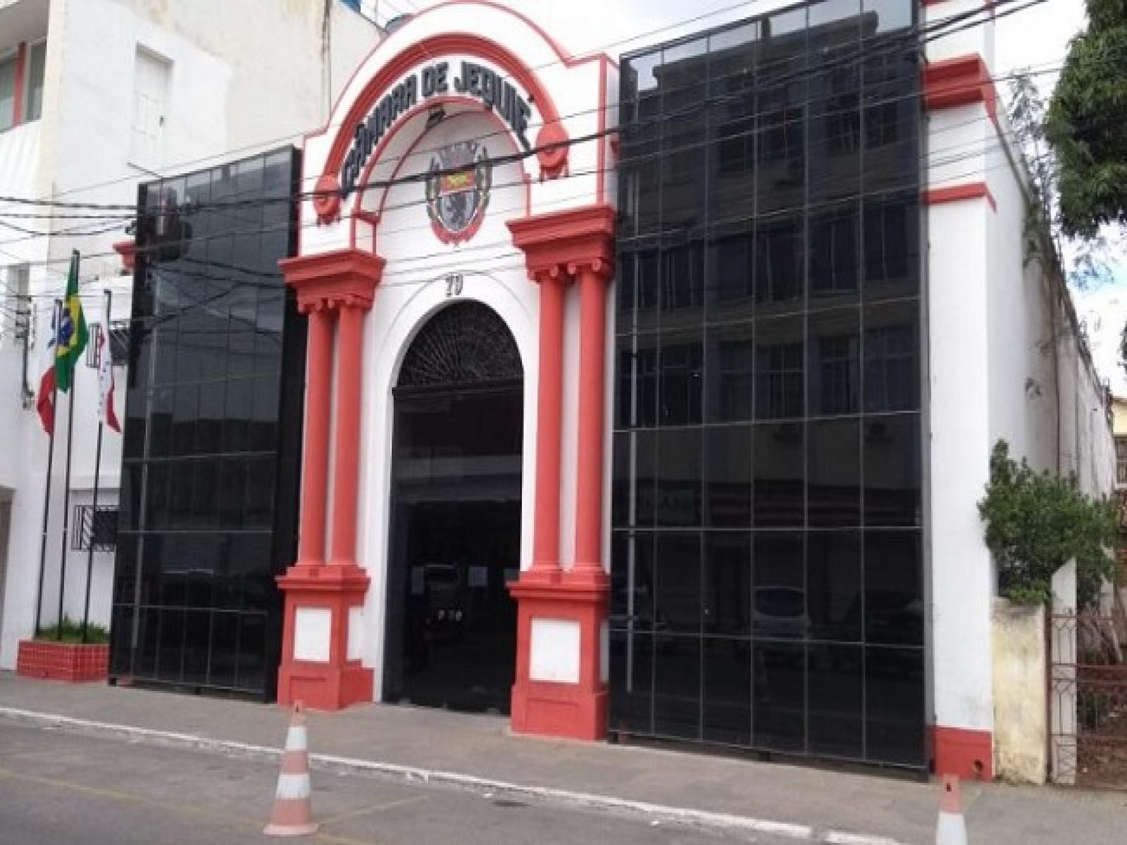Câmara de Vereadores aprovou criação da taxa do lixo e reajuste da COSIP