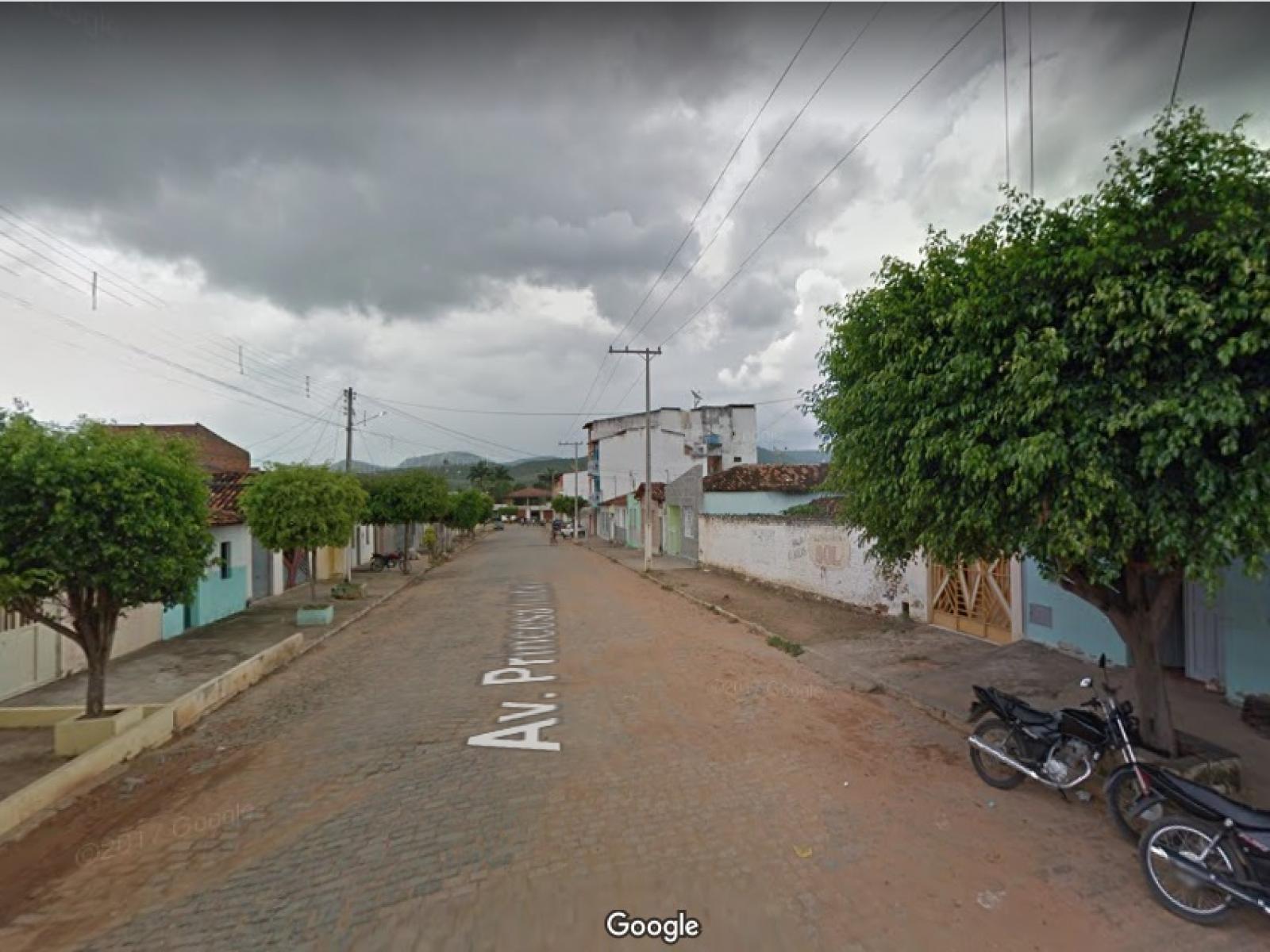 Walmiral Marinho requer pavimentação asfáltica da Av. Princesa Isabel e das Ruas Cap. Silvino e Carneiro Ribeiro