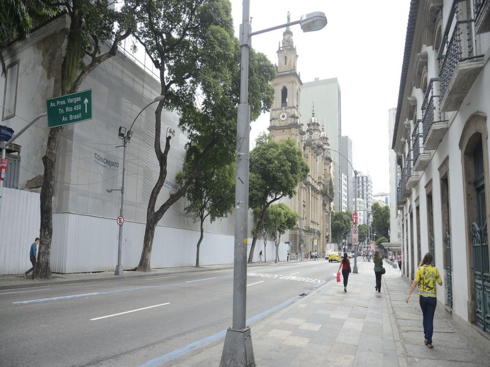 75 mil comércios fecharam as portas no primeiro ano de pandemia, aponta CNC