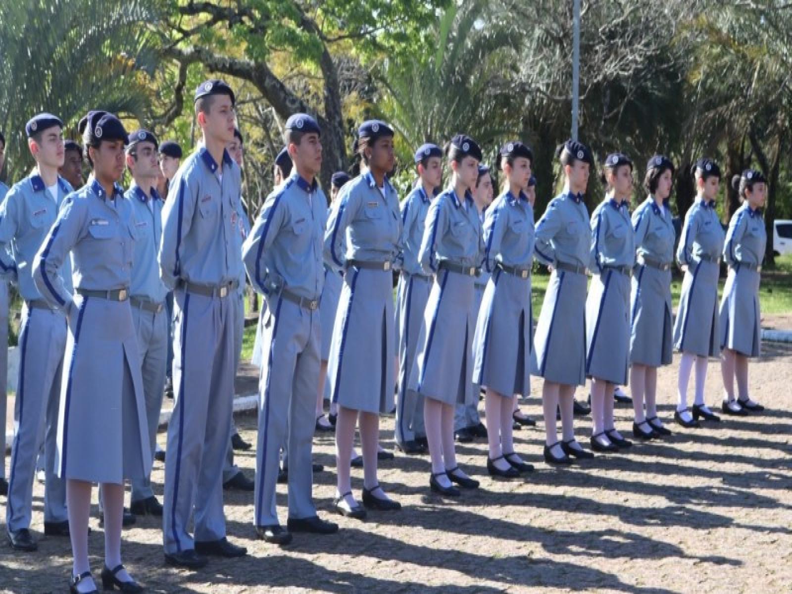 Municípios têm até 5 de fevereiro para manifestarem interesse no Programa Nacional das Escolas Cívico-Militares