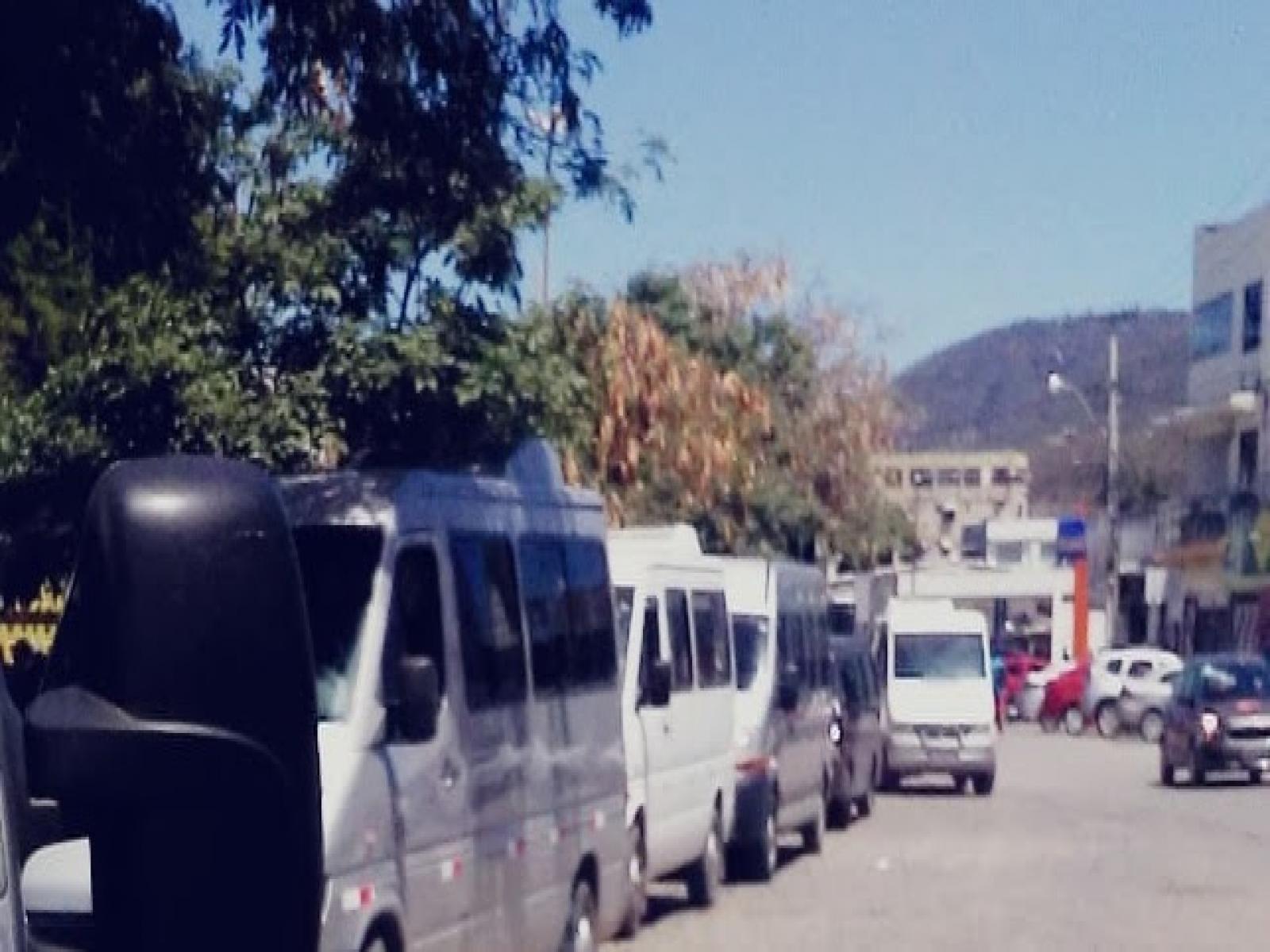Jequié a beira do colapso, vans e mototáxis dominam o transporte clandestino na cidade