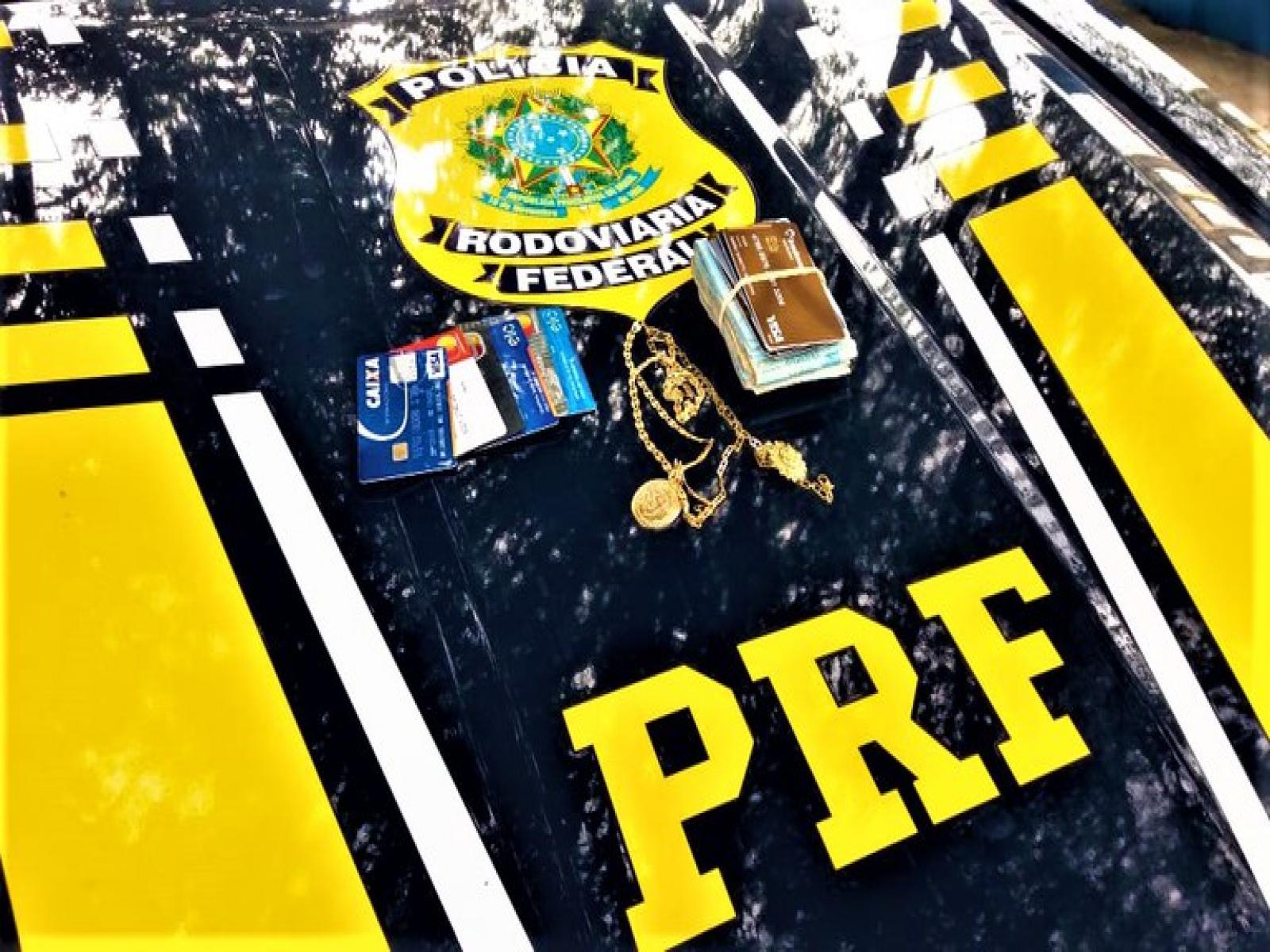 PRF prende casal por aplicar golpe do bilhete premiado em idosa