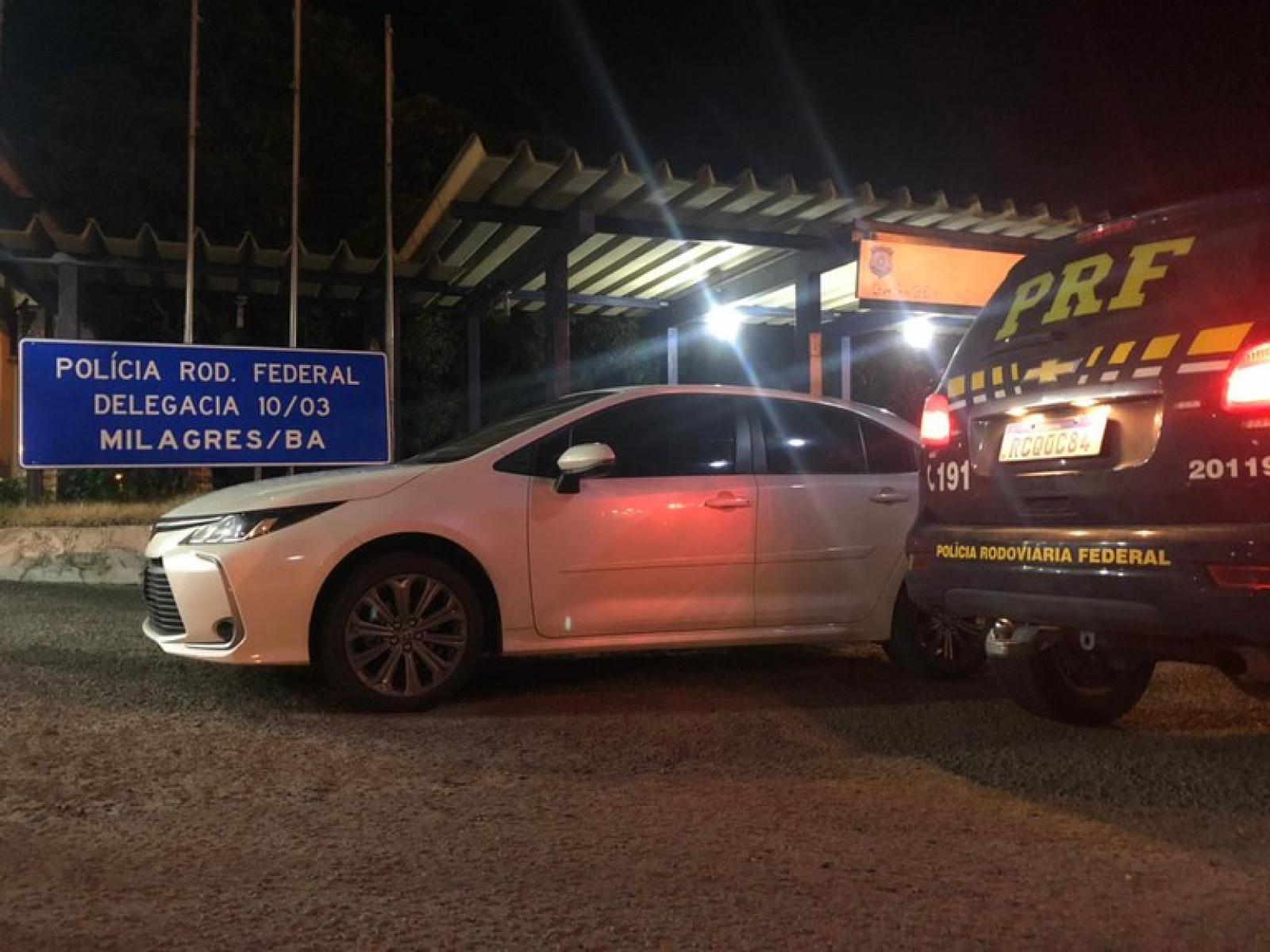 Toyota Corolla roubado é recuperado pela PRF em Milagres