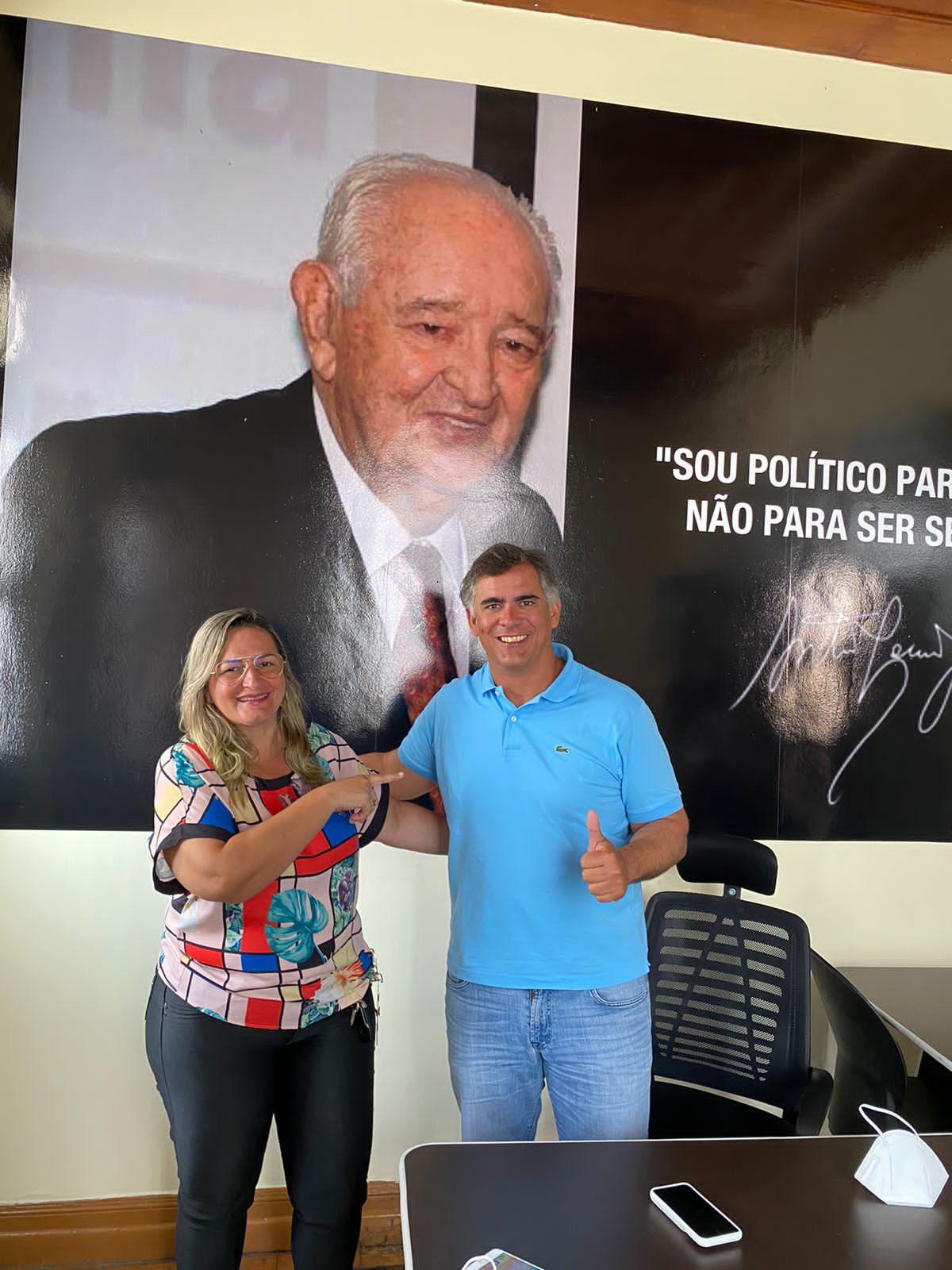 Leur Lomanto Jr recebe apoio da ex-vereadora Laninha do PP