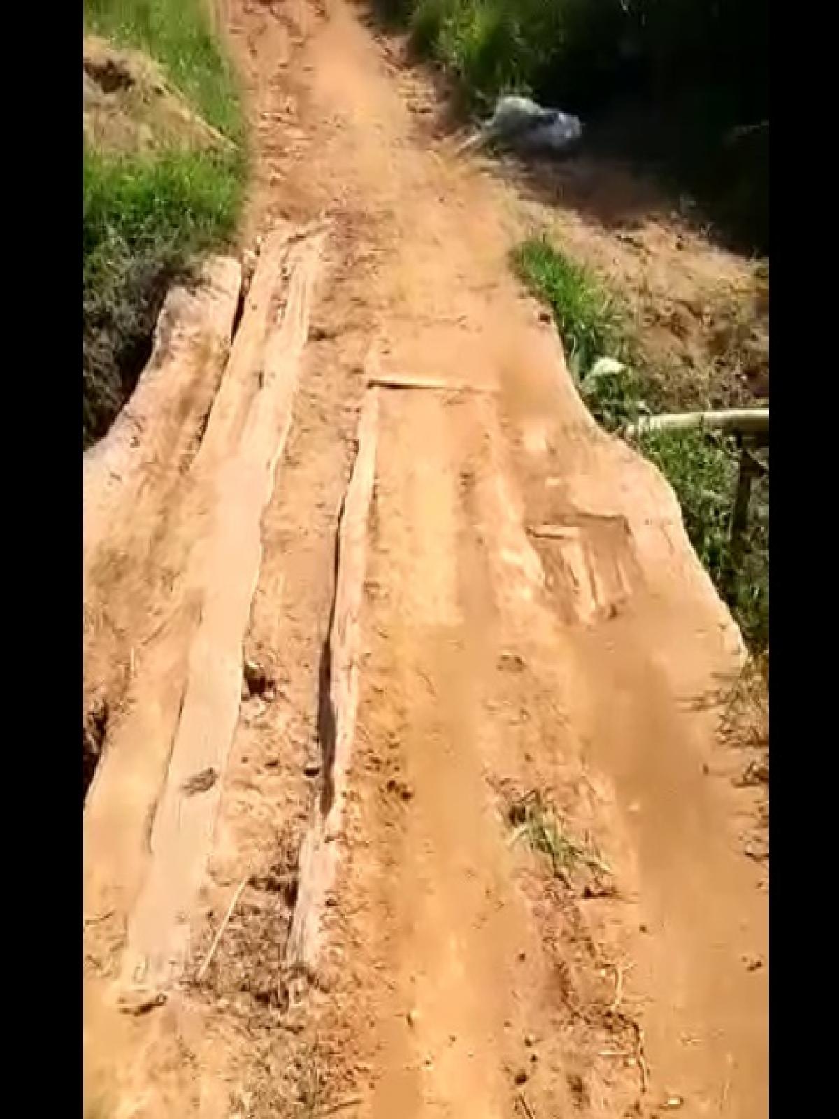 Ponte ameaça desabar na região em Boqueirão de Florestal