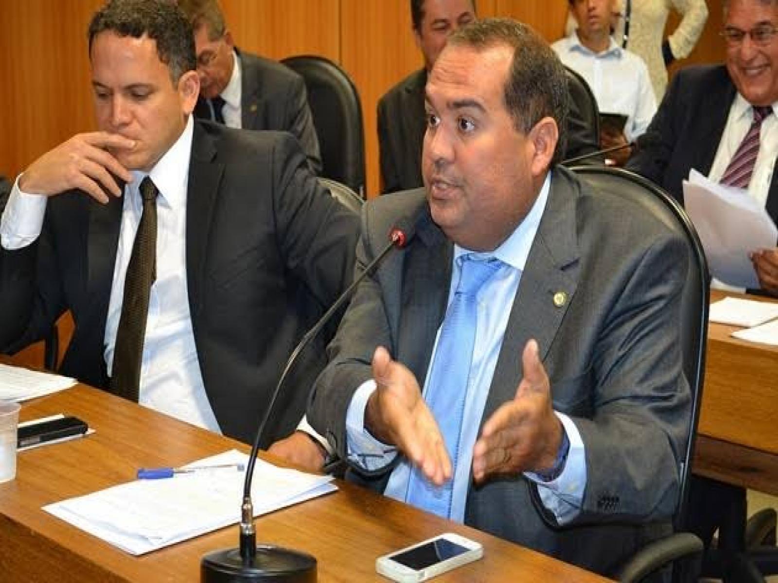 Sandro Regis diz que bancada vai coletar assinaturas para abertura da CPI dos respiradores