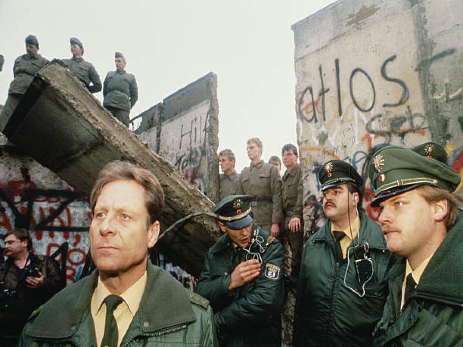 Coluna Jorge Barros: 09 de novembro de 1989, SALVE A QUEDA DO MURO DA ALEMANHA SOCIALISTA
