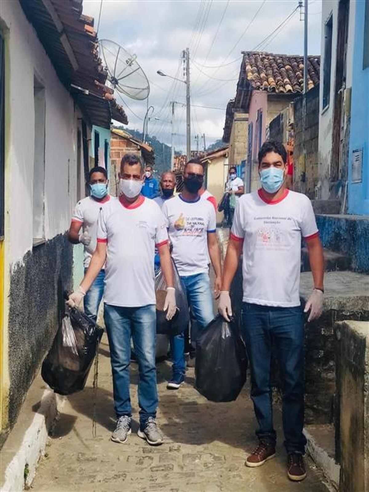 Mutirão de limpeza no combate à dengue, zika e chikungunya é realizado em Jitaúna