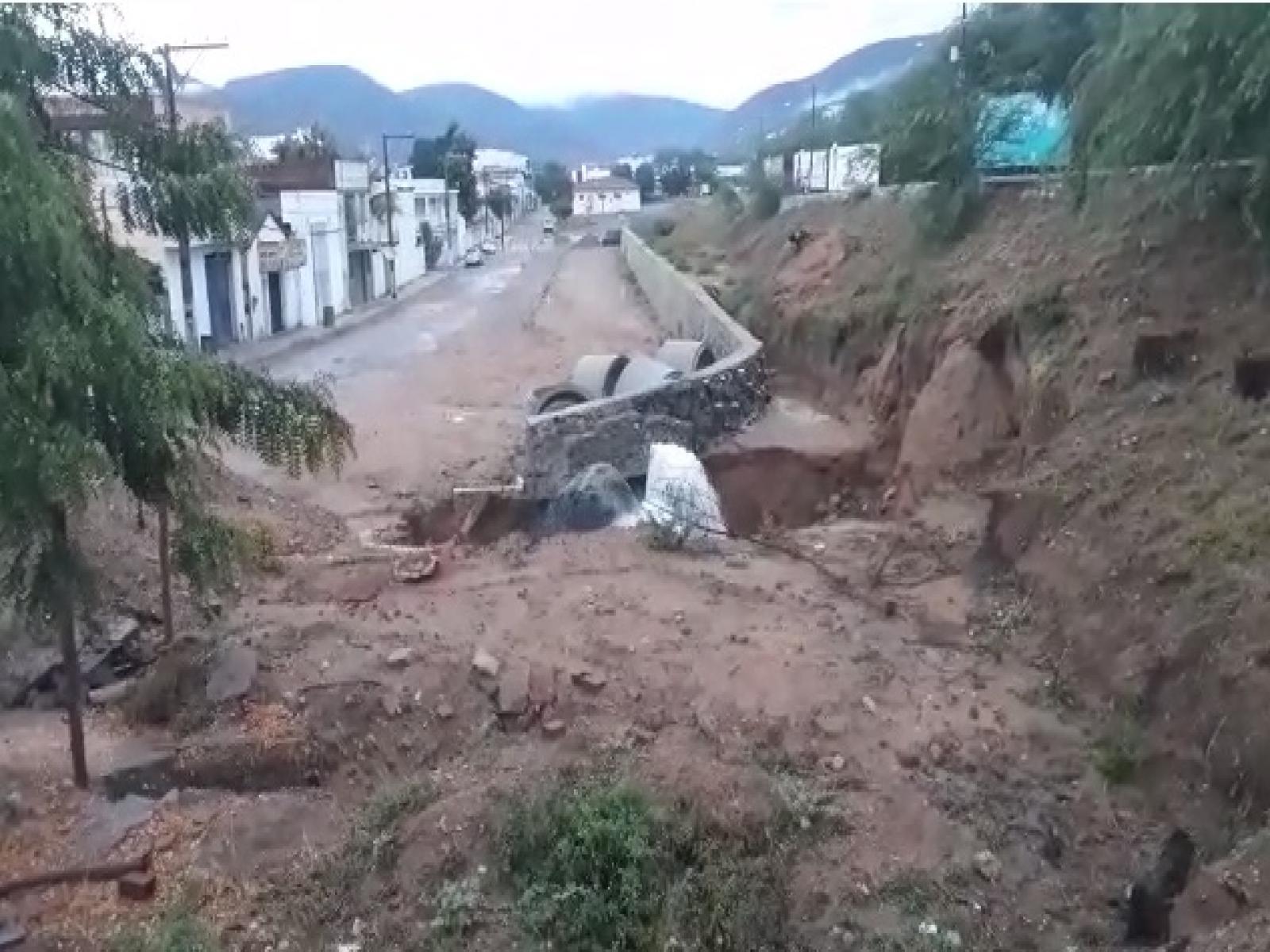 Temporal danificou rede da Embasa deixando várias localidades sem água em Jequié