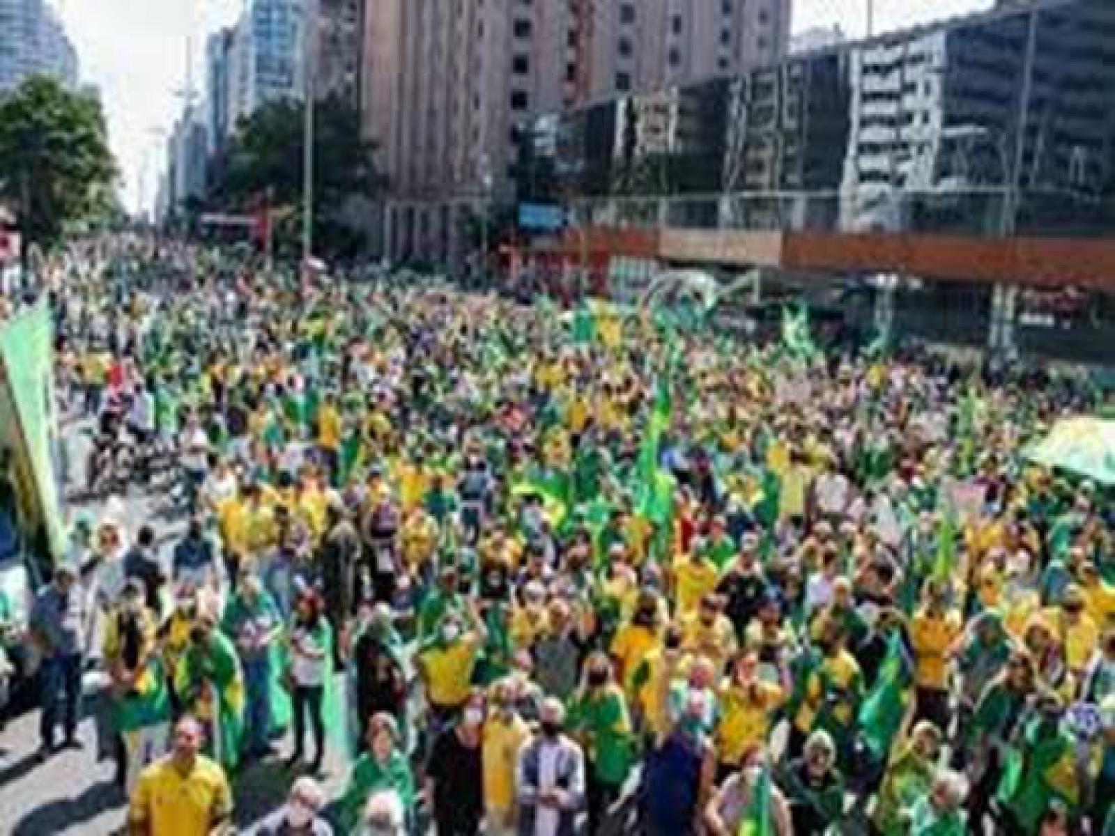 Coluna Jorge Barros: 01 de maio de 2021, mais um recado das ruas foi dado: Mais vale morrer com uma espada na mão do que viver como carrapato na lama