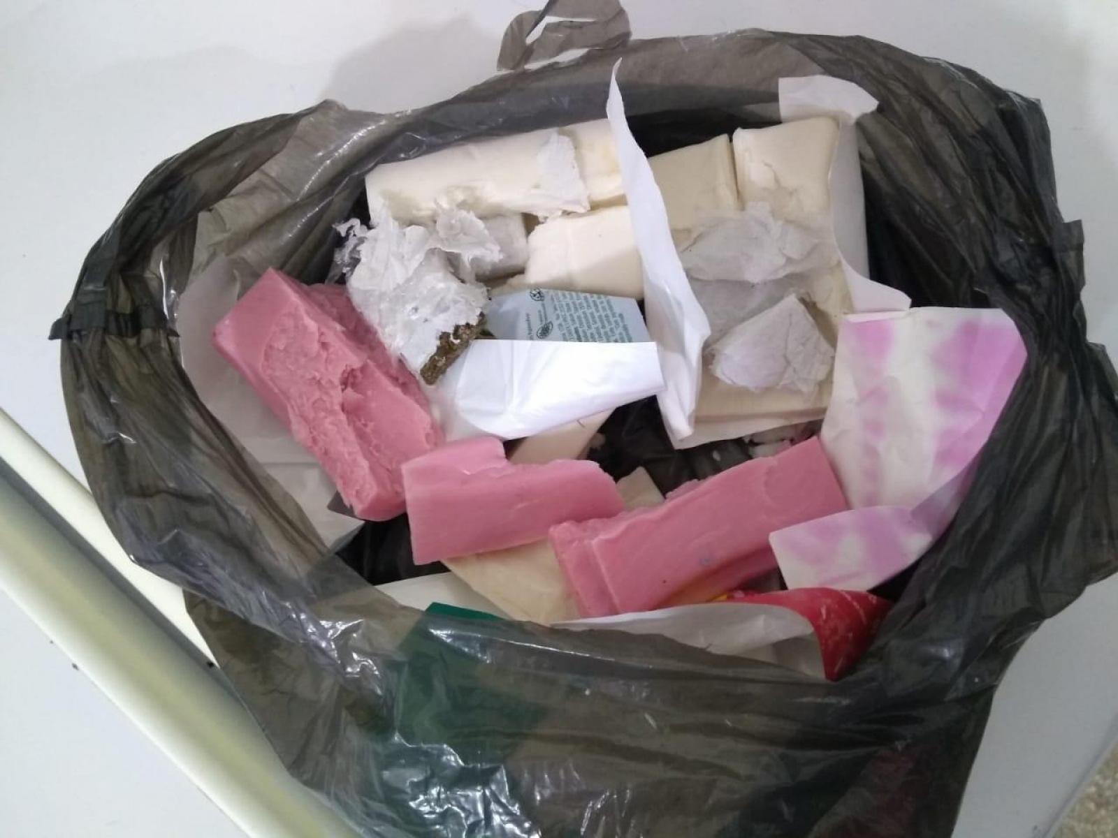 Um homem e uma mulher foram presos tentando introduzir drogas no Presidio de Jequié