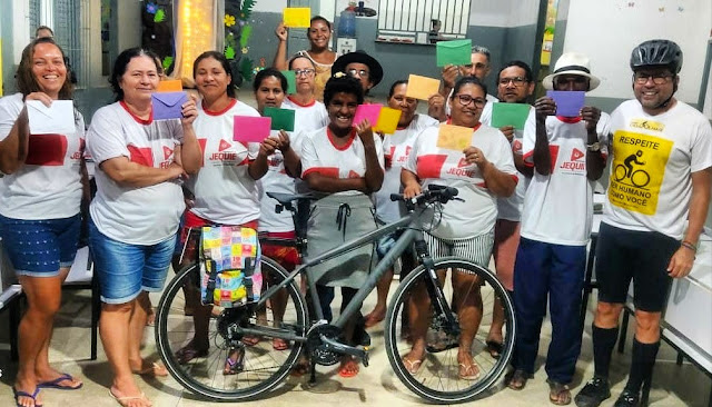 Bicicleta: educação, jovens, adultos e idosos. Escola Municipal Agnelo Teles de Menezes Bicicleta: educação, jovens, adultos e idosos. Escola Municipal Agnelo Teles de Menezes