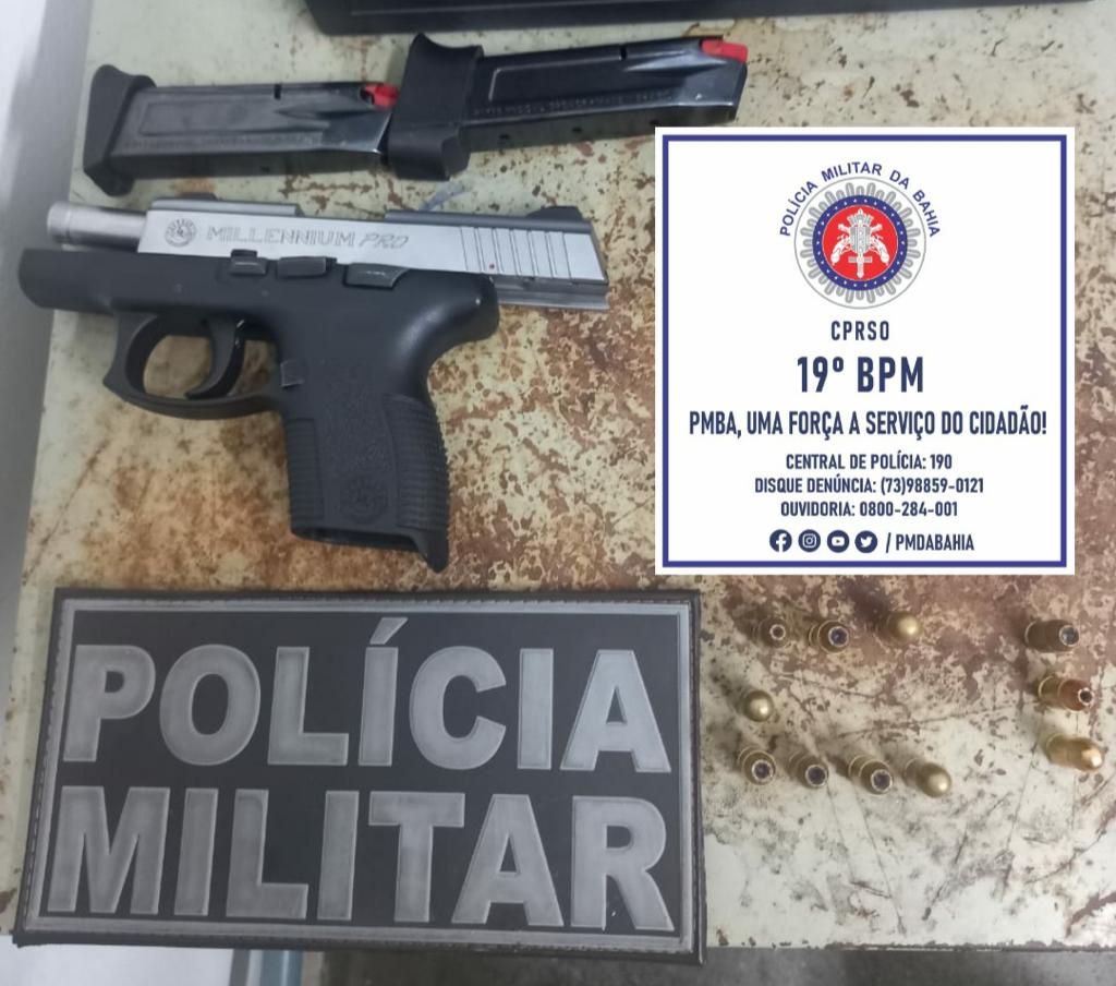 Passageiro armado se passou por policial durante confusão e foi preso Passageiro armado se passou por policial durante confusão e foi preso