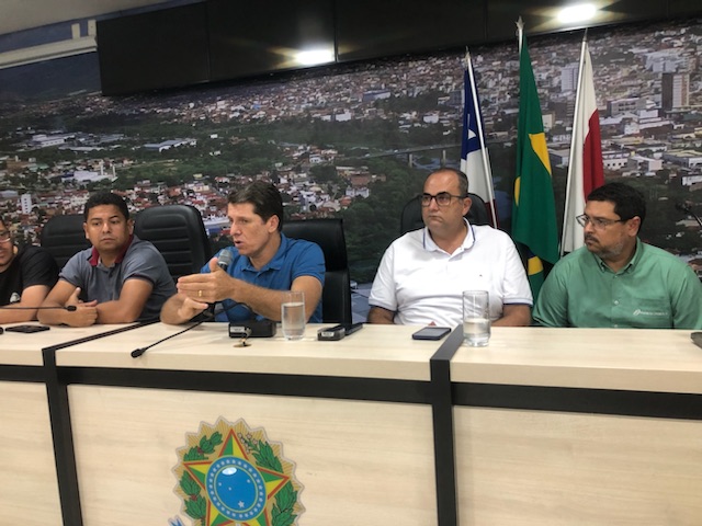 Prefeito de Jequié culpa a Chesf por inundações e vai mover ação na justiça. Prefeito de Jequié culpa a Chesf por inundações e vai mover ação na justiça.