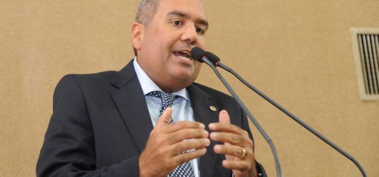 Graças ao PT, as escolas viraram palco de violência, diz Sandro Régis sobre morte em unidade de ensino Graças ao PT, as escolas viraram palco de violência, diz Sandro Régis sobre morte em unidade de ensino
