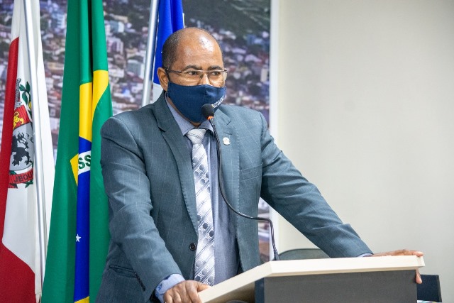 Vereador Soldado Gilvan reivindica asfaltamento de ruas do Lot. Horizonte Vereador Soldado Gilvan reivindica asfaltamento de ruas do Lot. Horizonte
