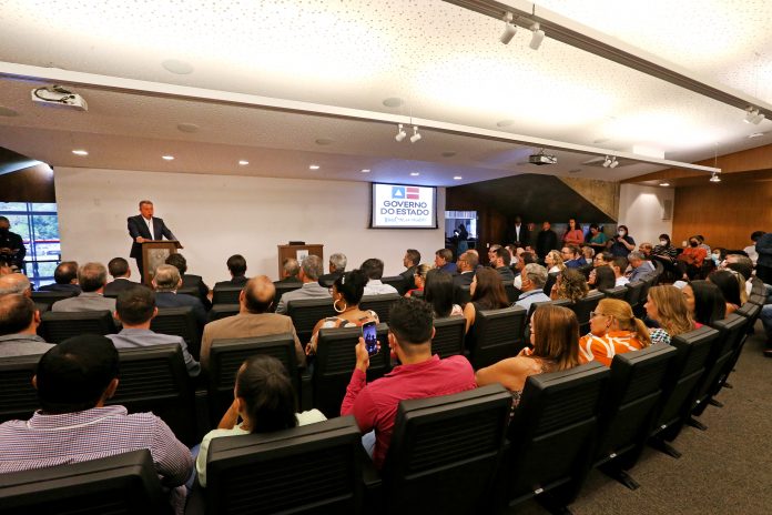 Governo da Bahia assina protocolos de intenções com grandes empresas para instalação de novos empreendimentos na Bahia Governo da Bahia assina protocolos de intenções com grandes empresas para instalação de novos empreendimentos na Bahia