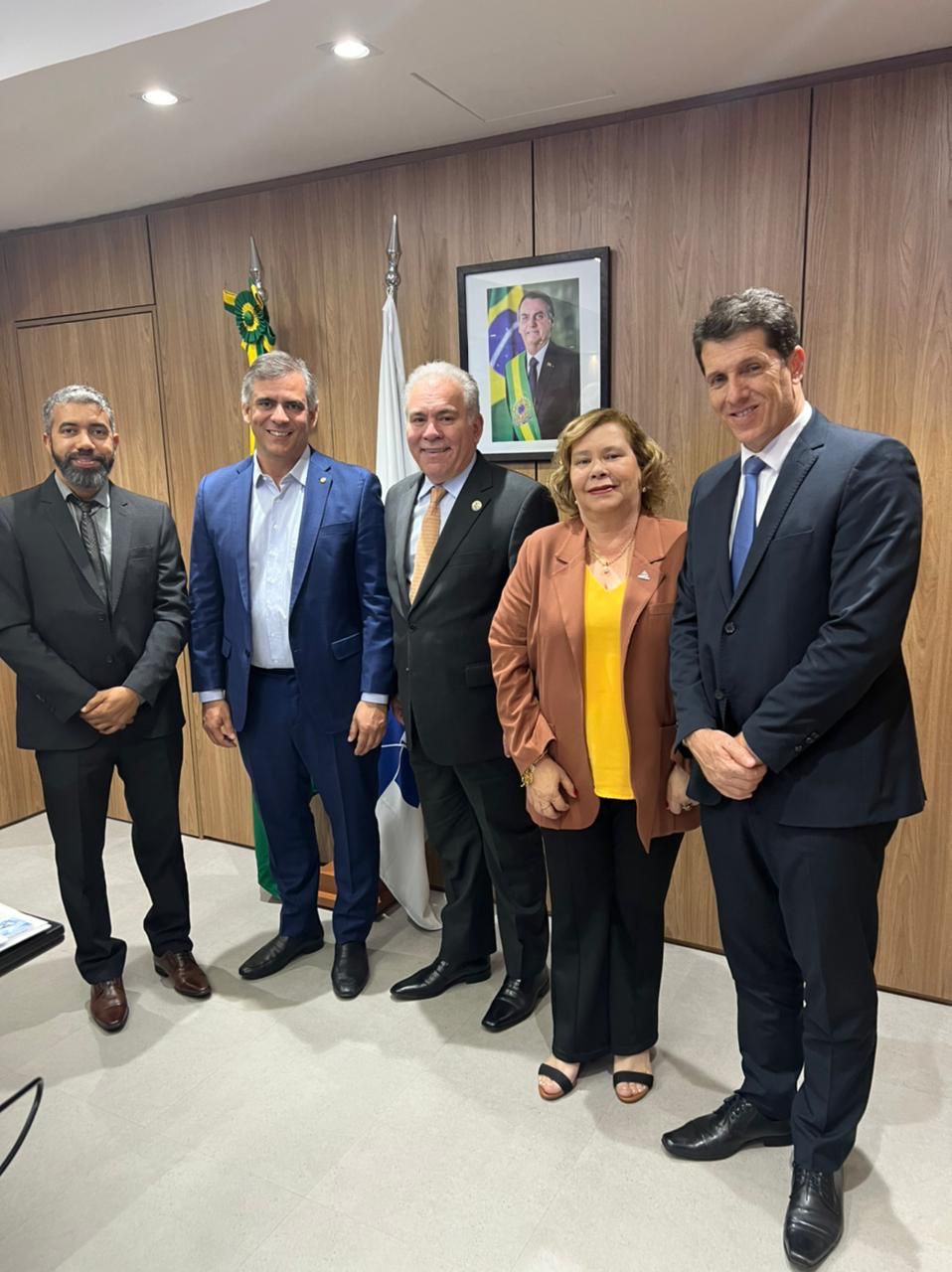 Zé Cocá e Leur Lomanto participam reunião com ministro da Saúde para habilitação de atendimento de pacientes com câncer em Jequié