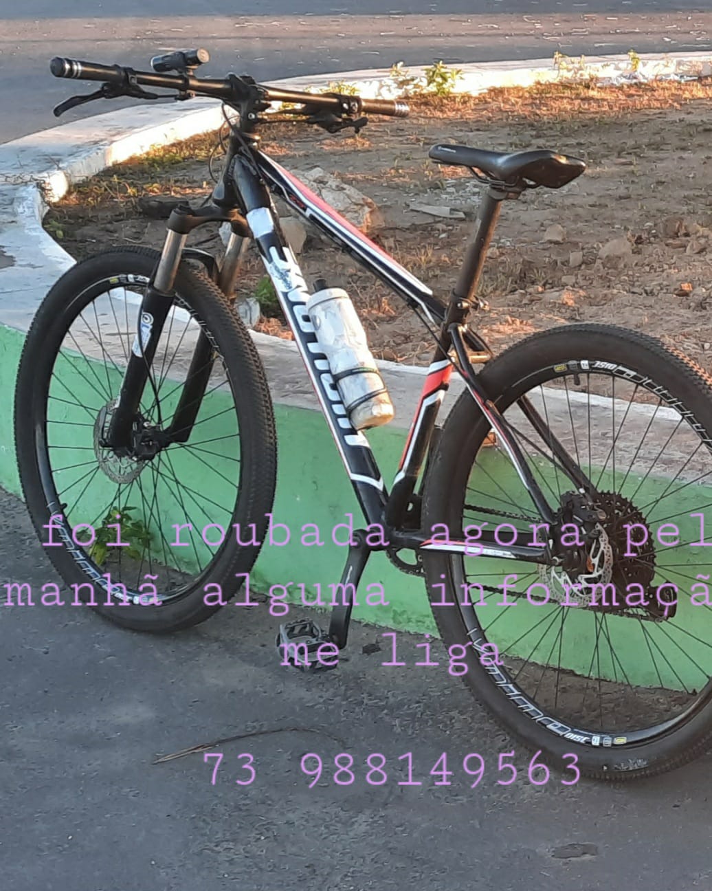 Bicicleta furtada na Avenida Rio Branco, proprietário oferece recompensa a quem der informações Bicicleta furtada na Avenida Rio Branco, proprietário oferece recompensa a quem der informações